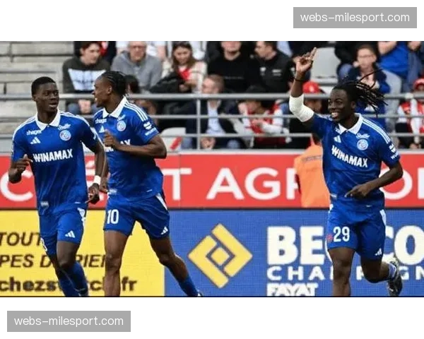 雷恩客场三球逆转战胜斯特拉斯堡，展现强大韧性