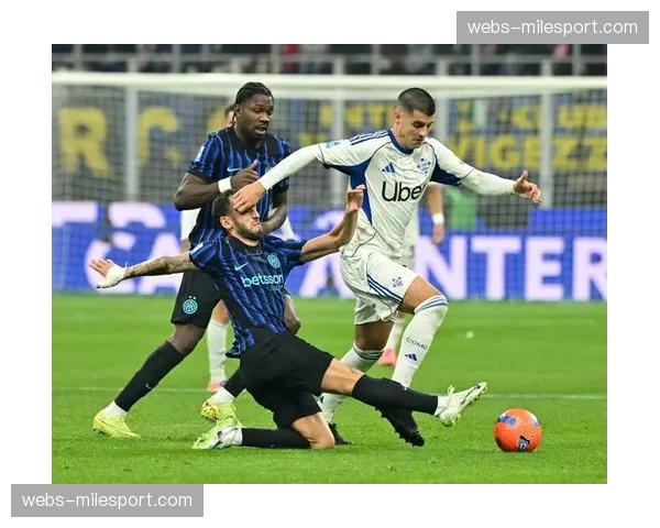 国际米兰4-3逆转客胜科莫，小图拉姆与邓弗里斯双双梅开二度